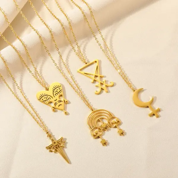 PVD Coated Real Gold Plated Devil'S Eye Heart Shape Butterfly Stainless Steel Simple Style Waterproof Non Tarnish 304 Stainless Steel Lobster Trigger Clasp Closure Pendant Necklace