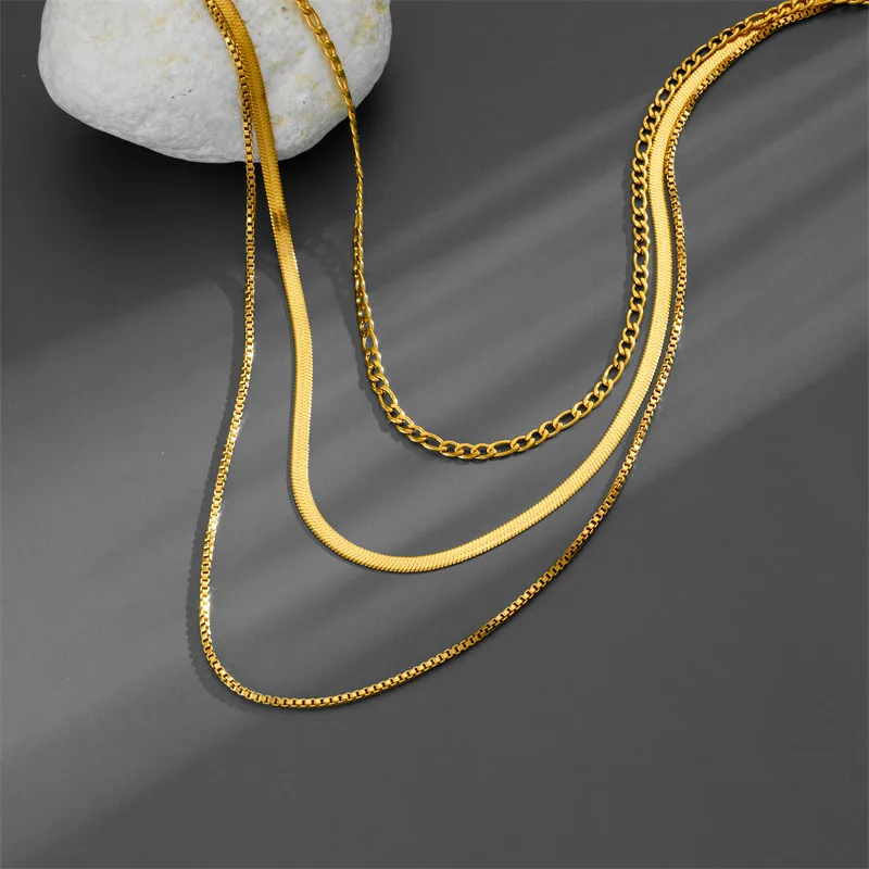 Wholesale 304 Stainless Steel Flower PVD Coated 18K Real Gold Plated Simple Style Classic Style Waterproof Non Tarnish Pendant Necklace