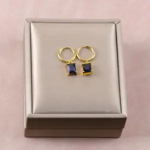 24C09111-Blue Diamond (Earrings)