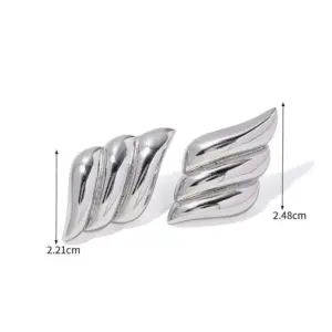 【XKE0230】Three-layer Wing Earrings / Steel Color