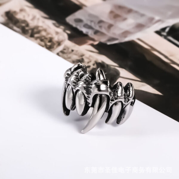 Wholesale Retro titanium steel skull personality ring ghost hand male and female punk ring factory source wholesale SA420