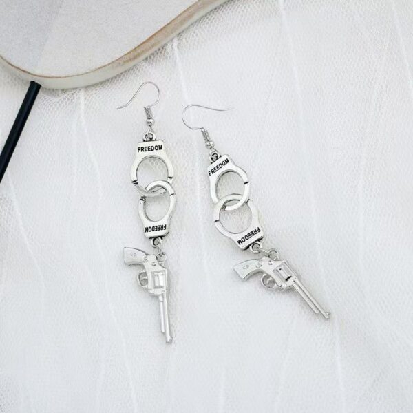 Wholesale European and American Popular Fashion Stylish Punk Earrings Dark Pistol High Heels Handcuffs Earrings Earrings