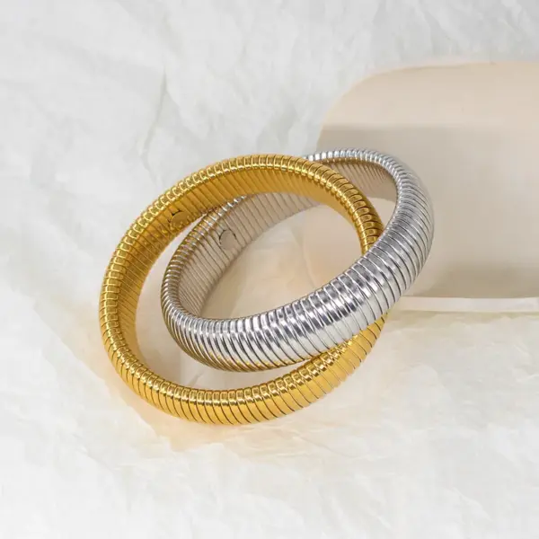 Wholesale PVD Coated 18K Gold Real Gold Plated Color Block 304 Stainless Steel Simple Style Waterproof Non Tarnish 304 Stainless Steel Bangle