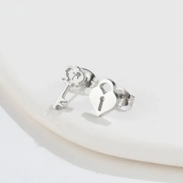 PVD Coated 18K Gold Real Gold Plated Key Lock 304 Stainless Steel Fashion Waterproof Non Tarnish Ear Studs