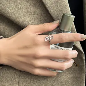 A16Y / Adjustable Opening