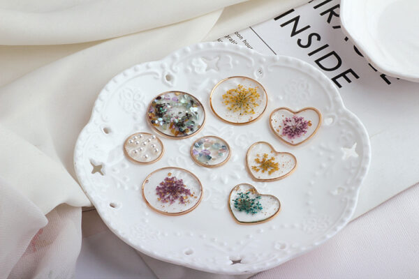 Wholesale DIY Jewelry Accessories Material Retro Glue Transparent Immortal Flower Pearl Earrings Earrings Pendant Stars