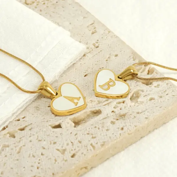 Wholesale PVD Coated 18K Gold Plated Heart Shape 304 Stainless Steel Cute Waterproof Non Tarnish 304 Stainless Steel Pendant Necklace