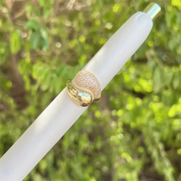 Wholesale Copper 18K Gold Plated Plating Inlay Solid Color Zircon Open Rings