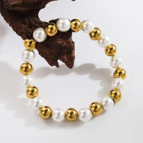 Wholesale Basic Commute Solid Color 304 Stainless Steel Artificial Pearl 18K Gold Plated Artificial Pearls Bracelets In Bulk
