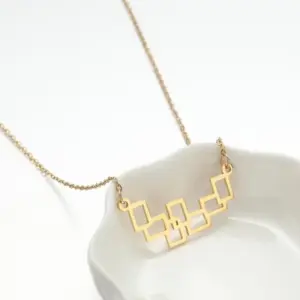 Geometric Necklace / Gold