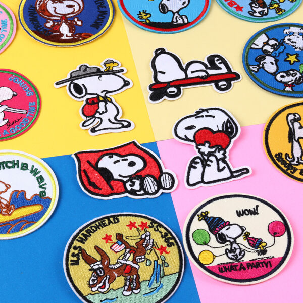 Wholesale Round Cute Cartoon Puppy Nubi Embroider Patch with Adhesive Backing Hand-Pressed DIY Decorative Luggage