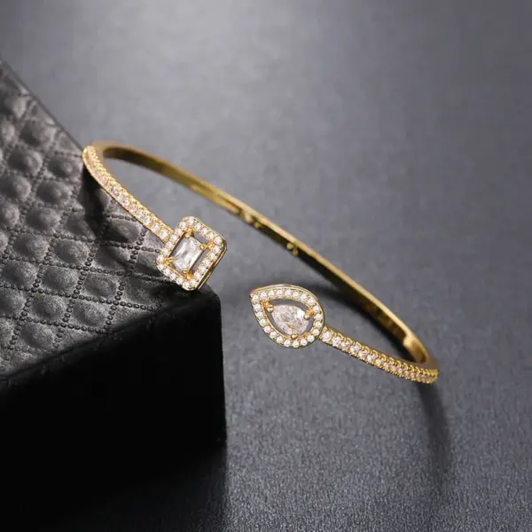 Fashion Square Water oplets Copper Inlay Zircon Bangle 1 Piece