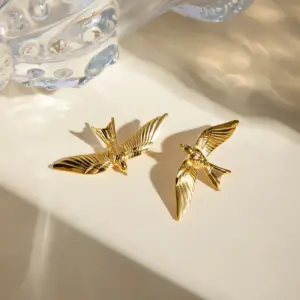 Wholesale PVD Coated Real Gold Plated 18K Gold Flying Bird 304 Stainless Steel Simple Style Classic Style Waterproof Non Tarnish Ear Studs