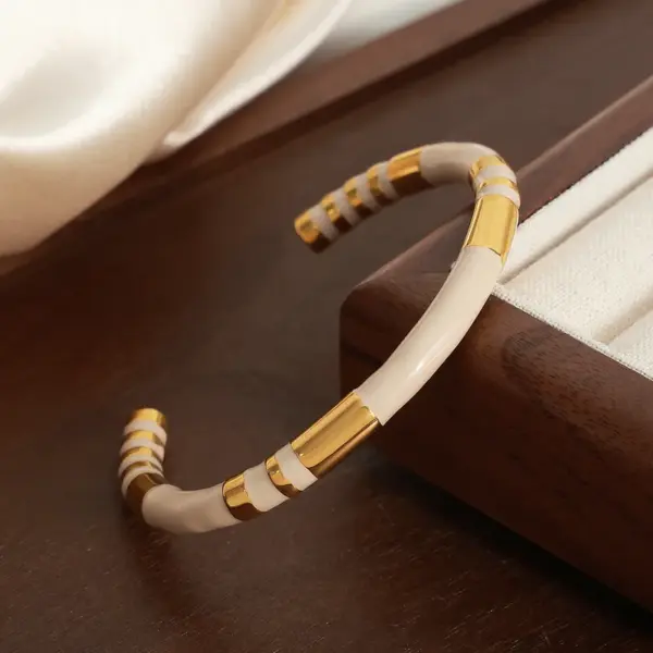 Wholesale 304 Stainless Steel Color Block PVD Coated Real Gold Plated Casual Simple Style Waterproof Non Tarnish Enamel Plating White Green Gold