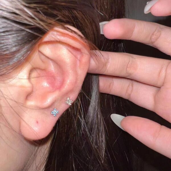 Wholesale Ins Style Niche Design Mini Cross Ear Bone Nail Korean-style All-match Basic Non-detachable Ear Nail