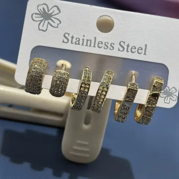 Wholesale Copper Solid Color Electroplated Zircon Golden Plated Elegant Romantic Commute Hoop Earrings