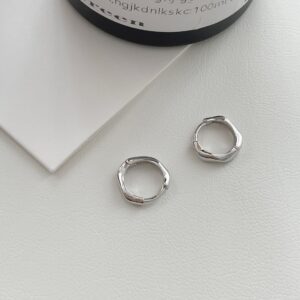Silver diamond-shaped earrings inner diameter 11mm