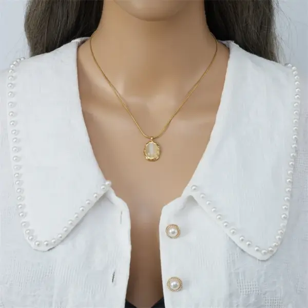 Wholesale 304 Stainless Steel Oval PVD Coated Cat's Eye Stone 18K Real Gold Plated Retro Waterproof Non Tarnish Inlay Pendant Necklace