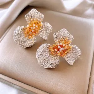 155# Silver Needle-Silver-Yellow-Flower