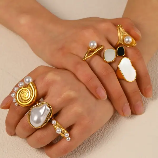 Wholesale PVD Coated Real Gold Plated 18K Gold Conch 304 Stainless Steel Vacation Classic Style Waterproof Non Tarnish Rings
