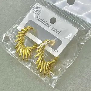 Gold / Average Size / F1-01