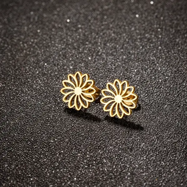 PVD Coated 18K Gold Real Gold Plated Flower 304 Stainless Steel Simple Style Waterproof Non Tarnish Ear Studs