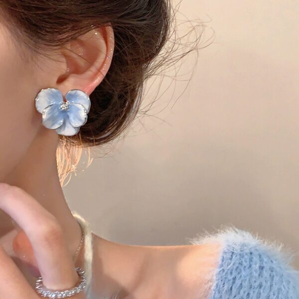 Wholesale Super Fairy Oil Painting Retro Blue Flower Earrings Women's New Fashionable Fresh Sweet Elegant Niche Ins Mori Ears