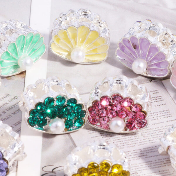 Wholesale Three-dimensional double-sided small fan four-hole loose beads beaded DIY mobile phone key chain necklace bag chain accessories