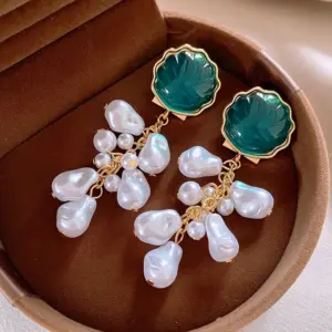 139# Silver Needle--Gold-Blue-White-Shell