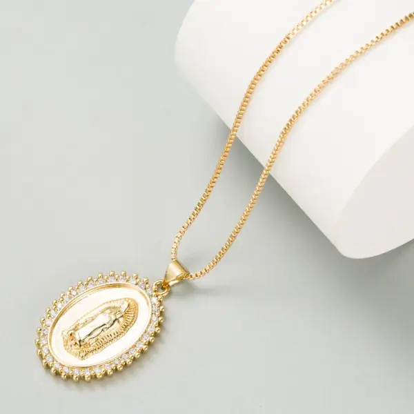 Wholesale Brass Inlaid Zircon Oval Copper Necklaces