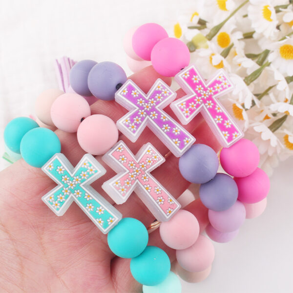 Wholesale New Cartoon Cross Silicone Bracelet Keychain Creative DIY Handmade Beaded Bracelet Women Jewelry