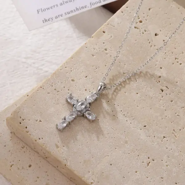 Ion Plating (IP) 16K Gold Platinum Real Gold Plated Cross 304 Stainless Steel Cute Rock Romantic Waterproof Non Tarnish 304 Stainless Steel Lobster Trigger Clasp Closure Pendant Necklace