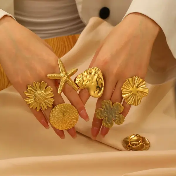 Ion Plating (IP) Round Starfish Flower 304 Stainless Steel Vintage Style Simple Style Waterproof Non Tarnish Open Rings