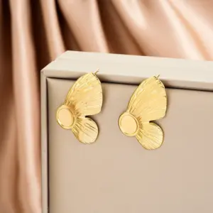 E1402-A (Gold Stud Earrings Pairs)