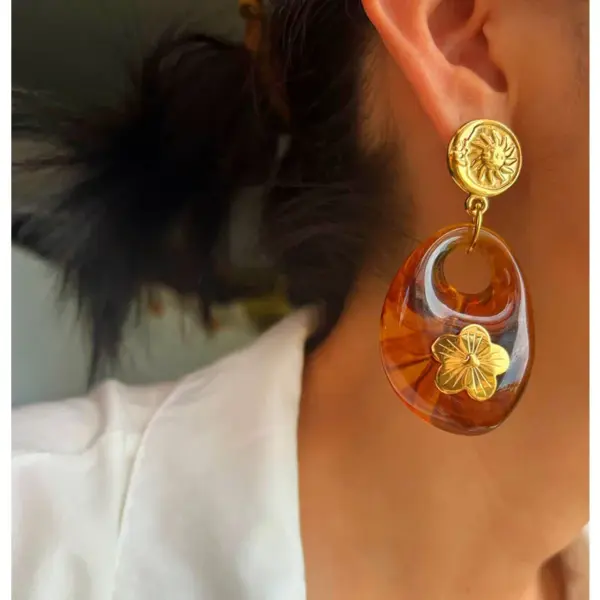 Wholesale Stainless Steel Round Heart Shape PVD Coated Acrylic Enamel Real Gold Plated Vintage Style Luxurious Simple Style Hypoallergenic Handmade Chain Lobster Trigger Clasp Closure Gold Multi Charms Necklace