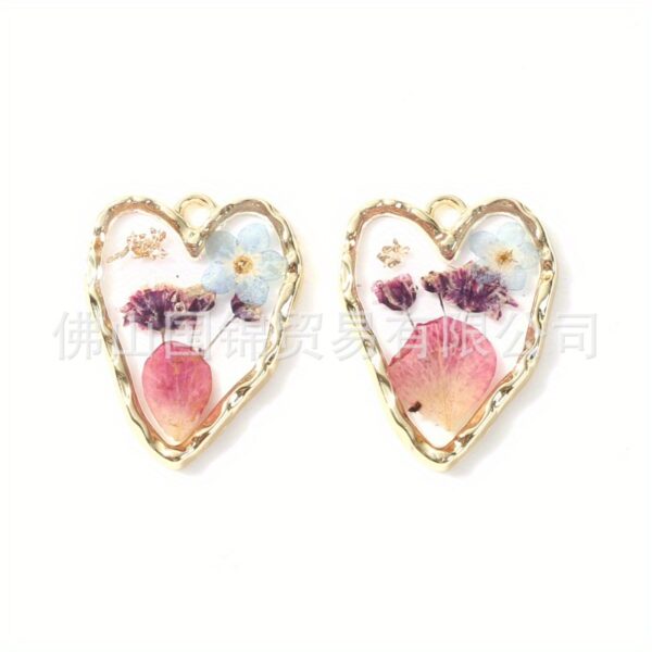 Wholesale DIY fresh real flower jewelry heart-shaped epoxy dried flower forget-me-not pendant temperament