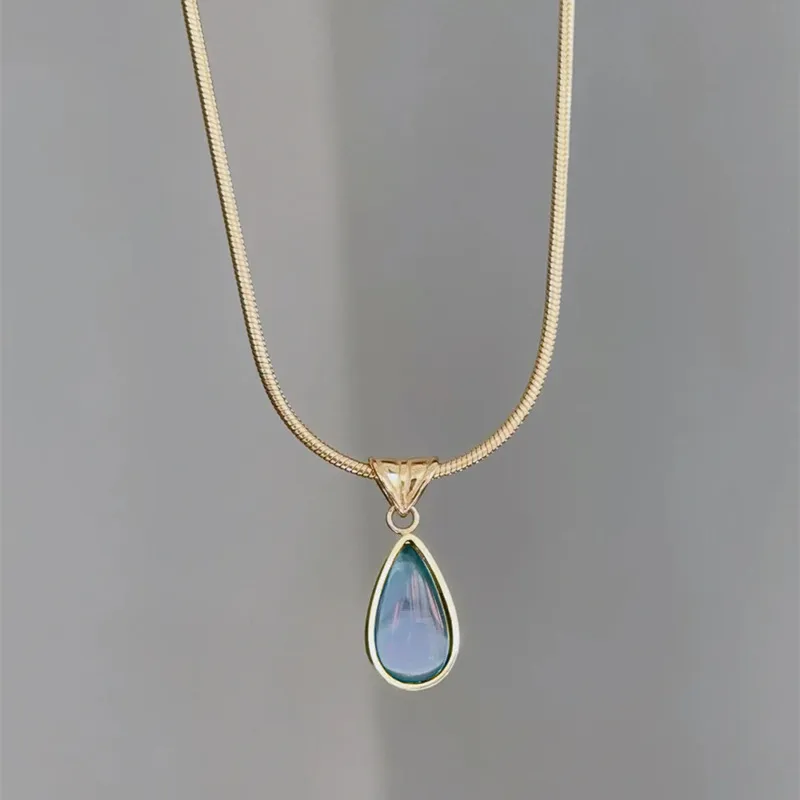 Wholesale Elegant Water oplets Titanium Steel Inlay Zircon Pendant Necklace
