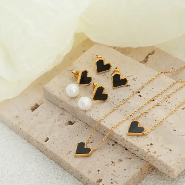 Wholesale 304 Stainless Steel Heart Shape PVD Coated Acrylic Shell 18K Gold Plated Real Gold Plated Elegant French Style Waterproof Non Tarnish Plating Inlay Gold Bracelets Earrings Necklace