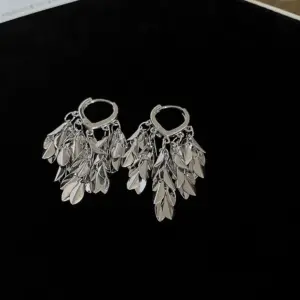 83# Ear Clip-Silver Leaves