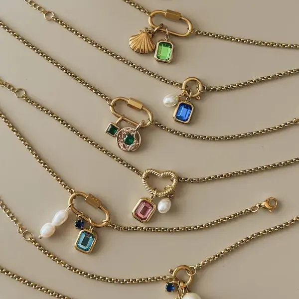 PVD Coated 18K Gold Plated Conch Heart Shape Flower 201 Stainless Steel 304 Retro Classic Style Waterproof Non Tarnish Pendant Necklace