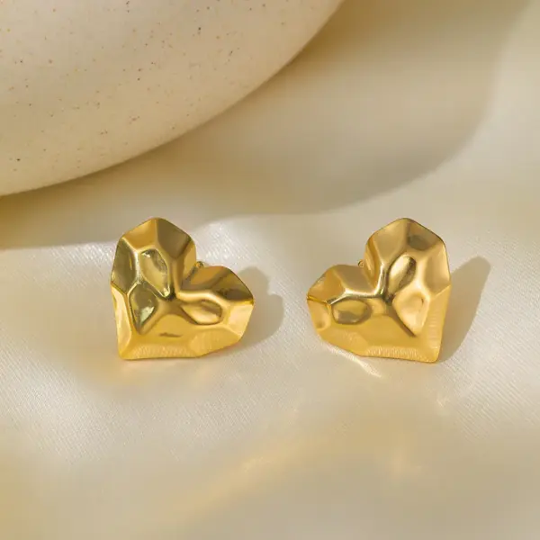 1 Pair Basic Simple Style Irregular Heart Shape Plating Titanium Steel Ear Studs