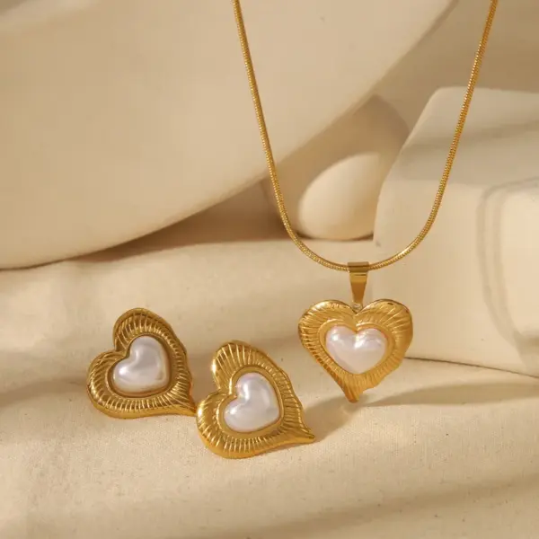 Wholesale Jewelry French Style Romantic Simple Style Red Heart Solid Color 304 Stainless Steel 18K Gold Plated Bracelets Jewelry Set