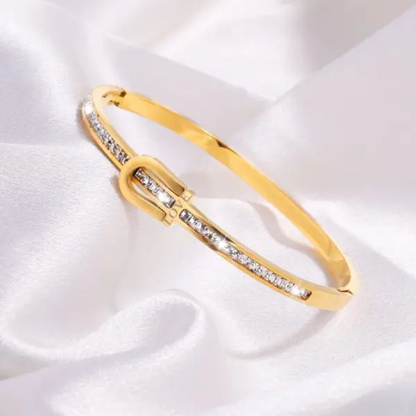 Wholesale 304 Stainless Steel Geometric Solid Color PVD Coated Rhinestones Real Gold Plated 18K Gold Hip-Hop Waterproof Non Tarnish Bangle