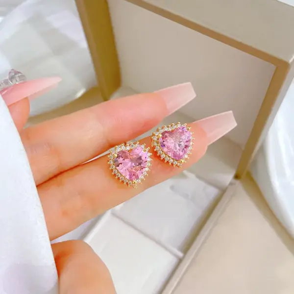 Real Gold Plated 304 Stainless Steel PVD Coated Zircon Heart Shape Waterproof Non Tarnish Simple Style Shiny Earrings Necklace For Women'S