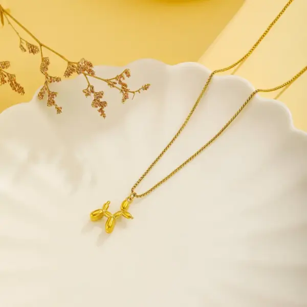 PVD Coated Real Gold Plated 18K Gold Dog Heart Shape Titanium Steel Vintage Style Waterproof Non Tarnish 304 Stainless Steel Pendant Necklace