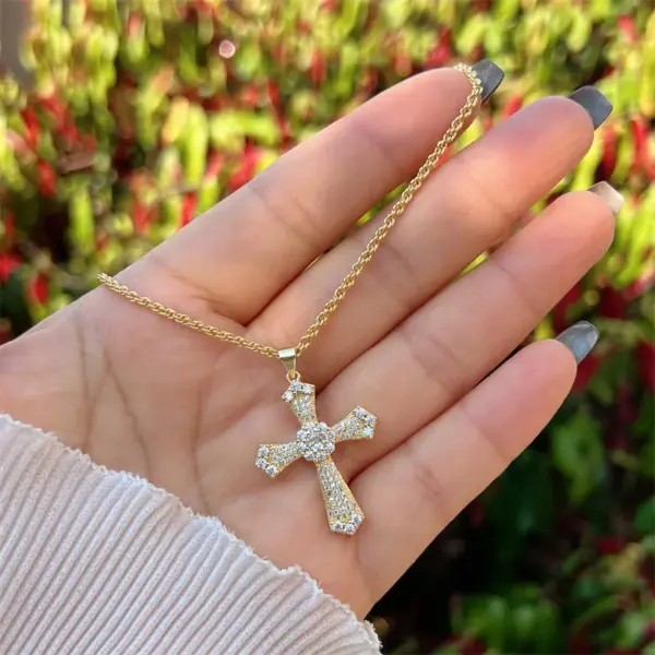 Wholesale Copper 18K Gold Plated Inlay Portrait Cross Zircon Pendant Necklace