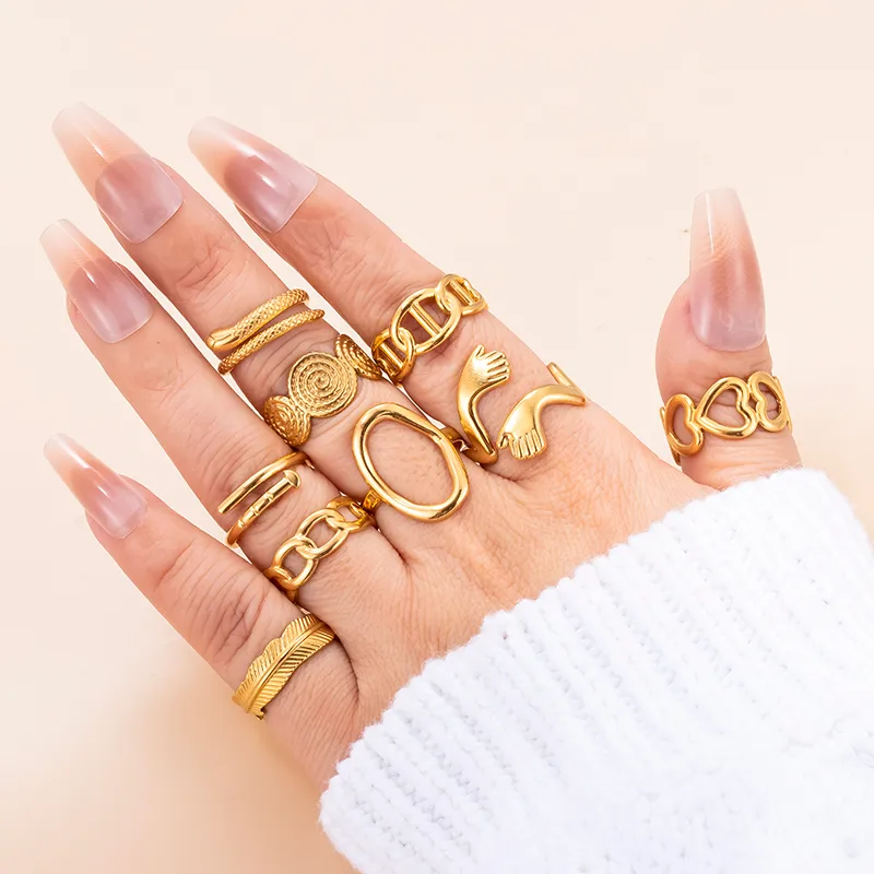 Wholesale PVD Coated Heart Shape Solid Color Snake 304 Stainless Steel Simple Style Cool Style Waterproof Non Tarnish Open Ring