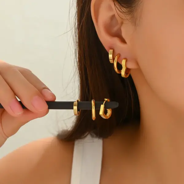 Wholesale 304 Stainless Steel Pentagram Red Heart PVD Coated Real Gold Plated Casual Vacation Simple Style Waterproof Non Tarnish Earrings