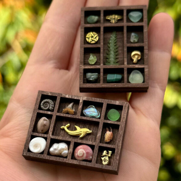 Wholesale Miniature Trinket Shelf Wooden Miniature Jewelry Rack Mini Collection Rack Antique Rack