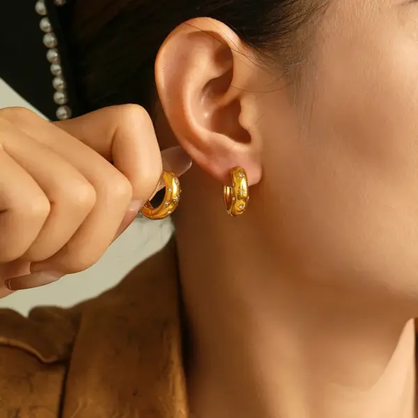 304 Stainless Steel Geometric PVD Coated Rhinestones Real Gold Plated 18K Gold Basic Simple Style Commute Waterproof Non Tarnish Inlay Earrings